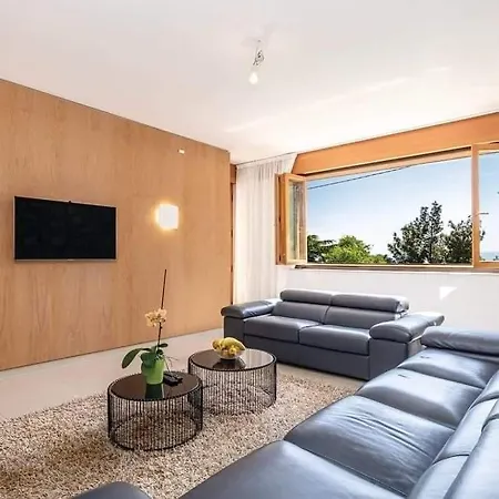 Apartment Pecine *