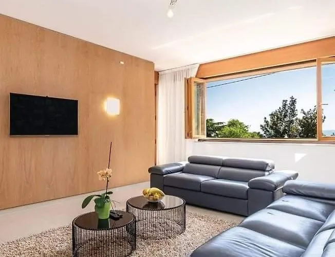 Apartment Pecine *